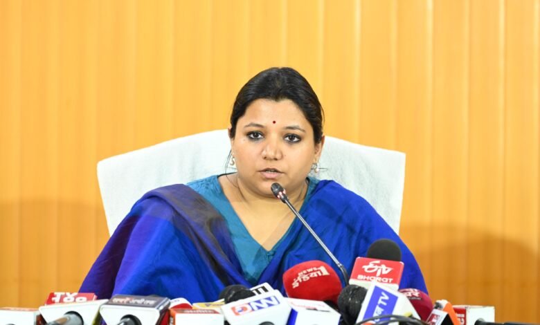 आदर्श आचार संहिता के सम्बन्ध में मीडियाकर्मियों के साथ प्रेस ब्रीफिंग