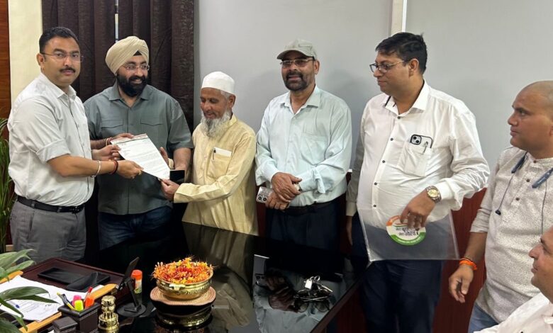 बिजली दरों में वृद्धि के खिलाफ कांग्रेस ने भेजा राज्यपाल को ज्ञापन बिजली दरों में वृद्धि के खिलाफ कांग्रेस ने भेजा राज्यपाल को ज्ञापन