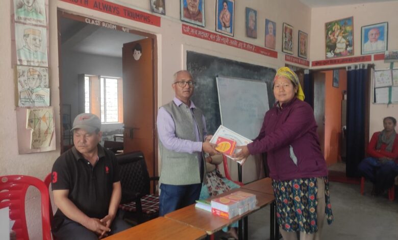 धापा के होनहारों को किया सम्मानित धापा के होनहारों को किया सम्मानित